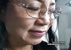 لعنتی عوضی دانلود سک جوان در آشپزخانه در حالی که پدر و مادر در محل کار هستند