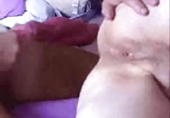 دختر جذاب خودش فیلم کس سکسی را با یک ویبراتور می کند